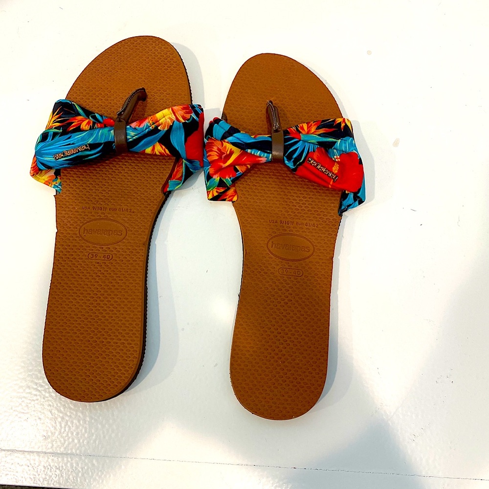Havaianas Women`s Flip Flops St Tropez Sandals Floral Sandal  NWOT Sz 9-10